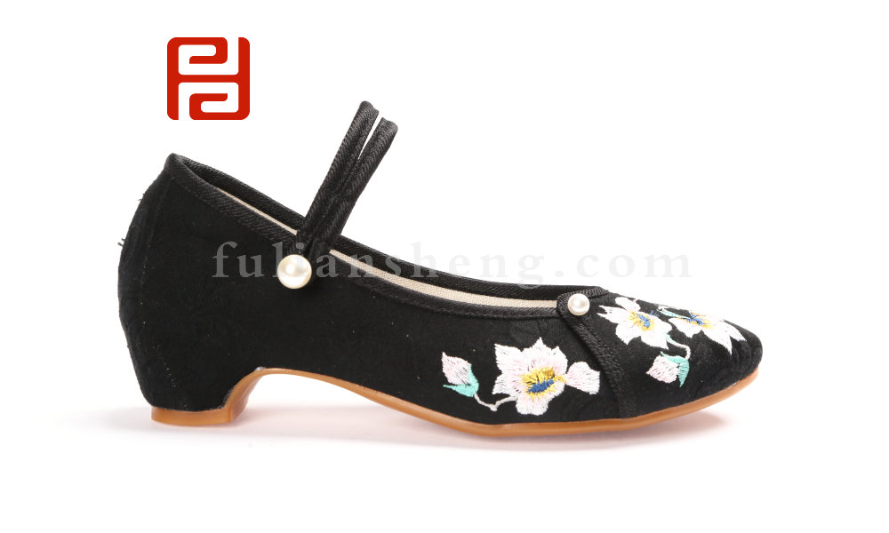 國潮有福 福連升2020春時尚中跟民族風繡花女單鞋圖片