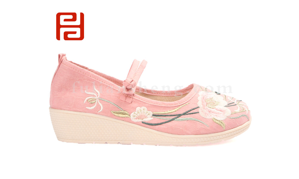 福連升老北京布鞋春時(shí)尚民族風(fēng)繡花坡跟女單鞋圖片