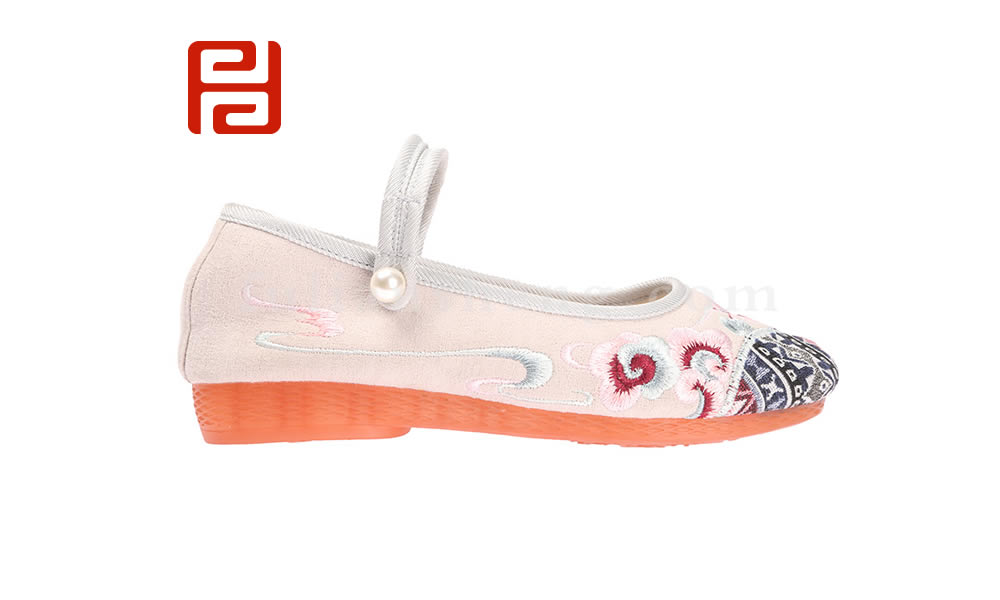 福連升女刺繡盤扣民族中國風(fēng)繡花鞋老北京布鞋圖片