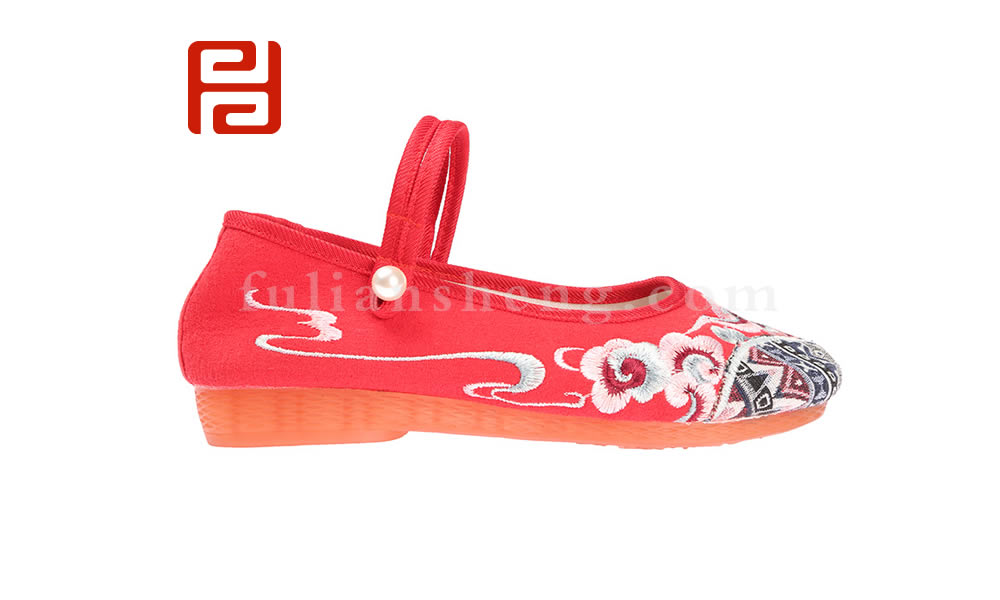 福連升女刺繡盤扣民族中國風(fēng)繡花鞋老北京布鞋圖片