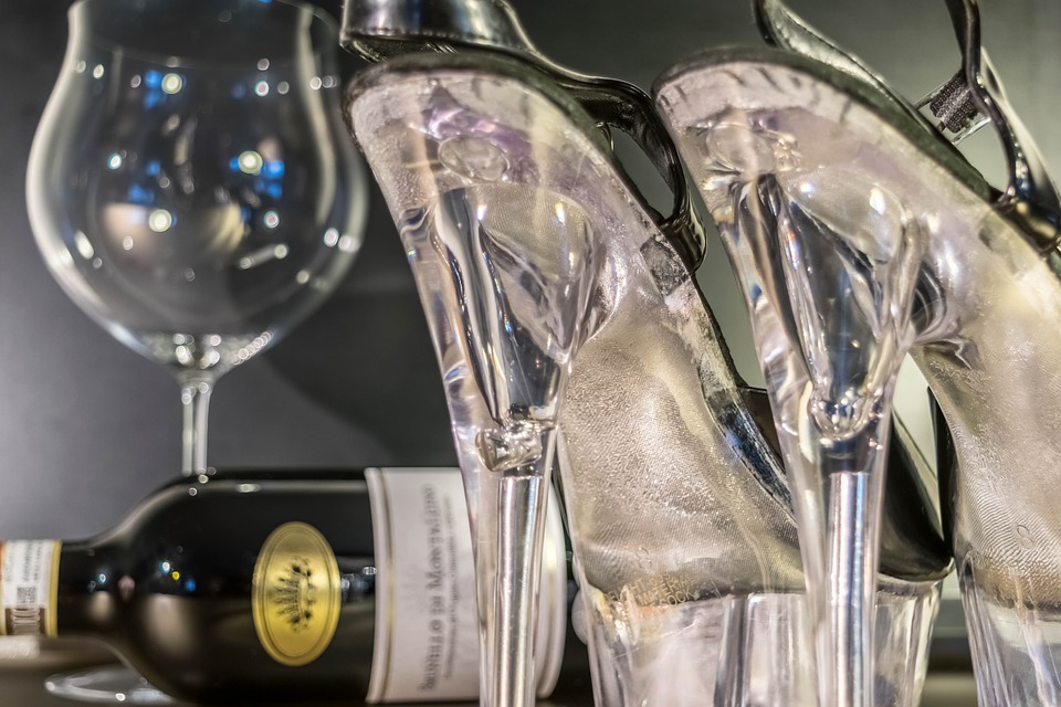 水晶鞋-水晶鞋什么樣啊(圖1) 水晶鞋-水晶鞋什么樣啊(圖1)