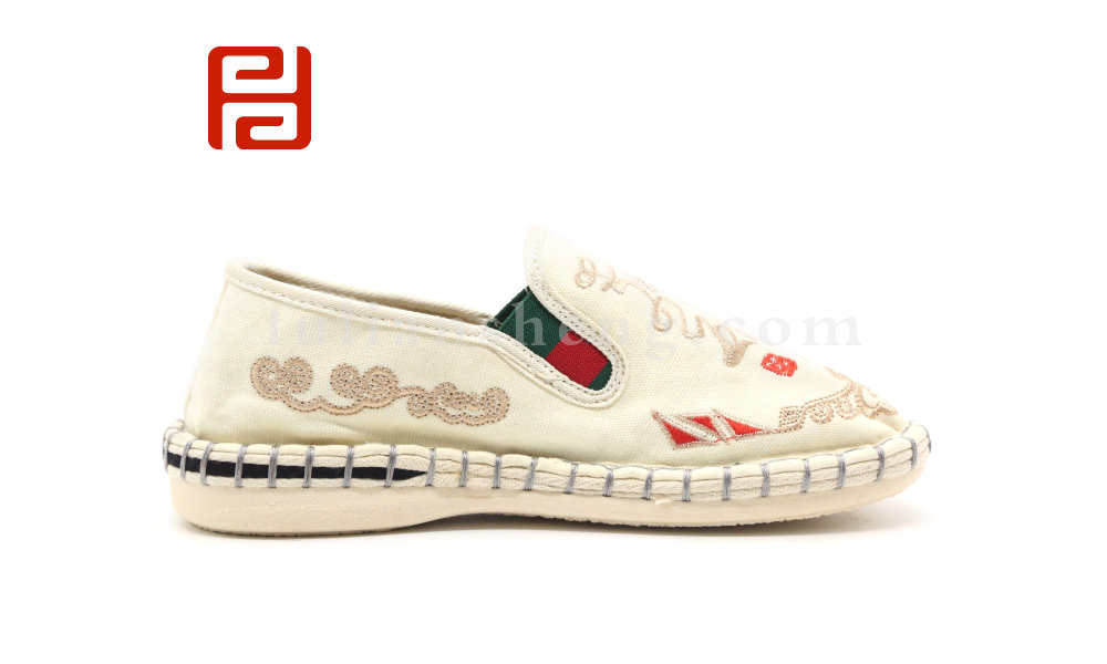 福連升老北京布鞋女鞋網(wǎng)紅刺繡中國風(fēng)一腳蹬休閑鞋