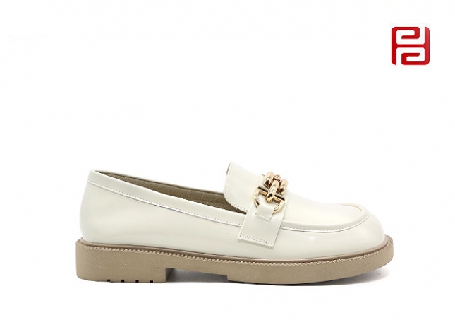 春季新款女鞋低跟時(shí)尚休閑樂(lè)福鞋亮面ins小皮鞋