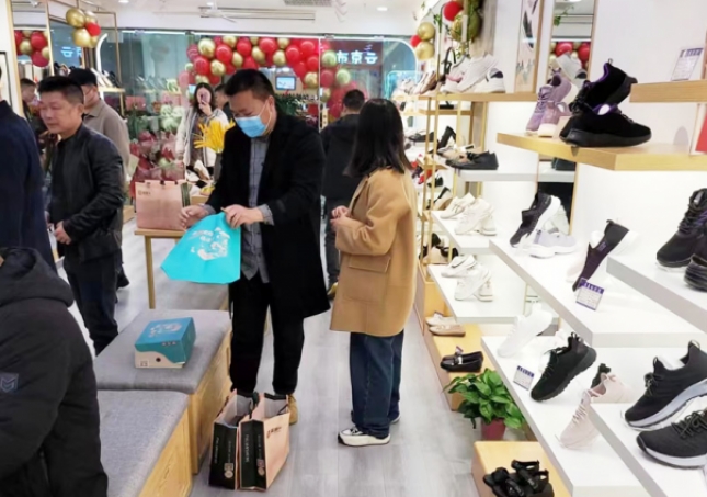 實體鞋店的鞋子利潤多大才賺錢？