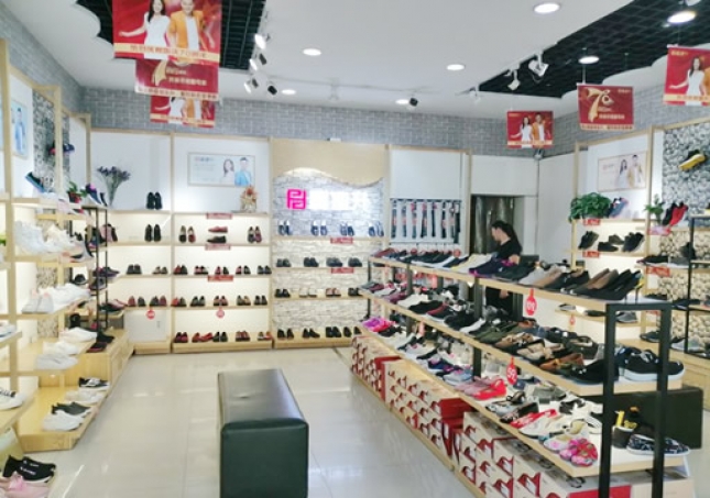賀：福連升老北京布鞋/中年鞋河北保定曲陽(yáng)專賣店重裝開業(yè)！
