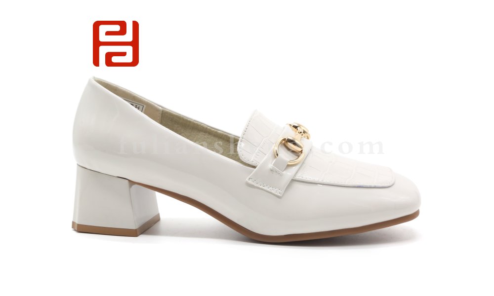 春季新款漆皮亮面粗跟舒適樂福鞋中跟時(shí)尚女單鞋